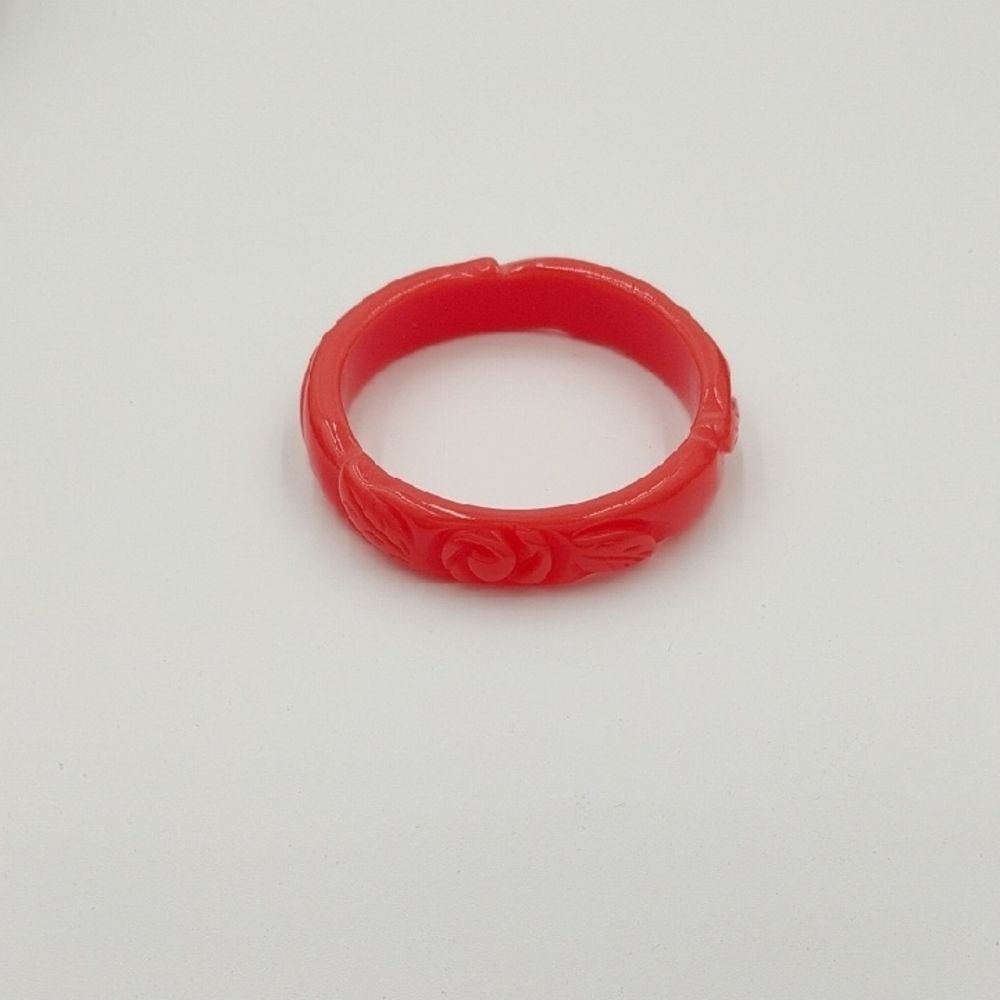 Vintage Carved Bakelite Bangle Bracelet